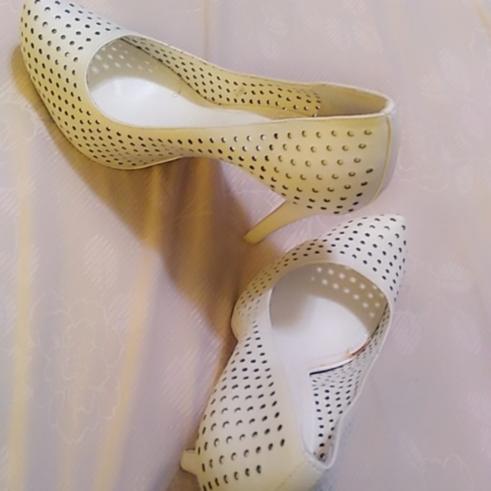 Shoes - Picture 2 of 2